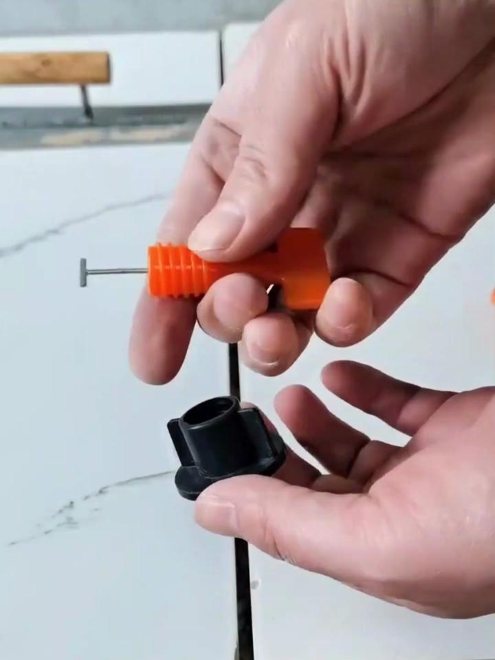 瓷砖找平器怎么拆出来(瓷砖找平器怎么拆出来的)